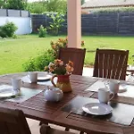 Spacieuse Avec Piscine Privé , Vallée Du Lot Villa Prayssac