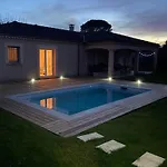 Villa Spacieuse Avec Piscine Privé , Vallée Du Lot Prayssac
