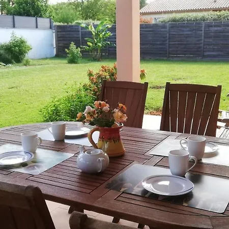 Spacieuse Avec Piscine Prive , Vallee Du Lot Villa Prayssac