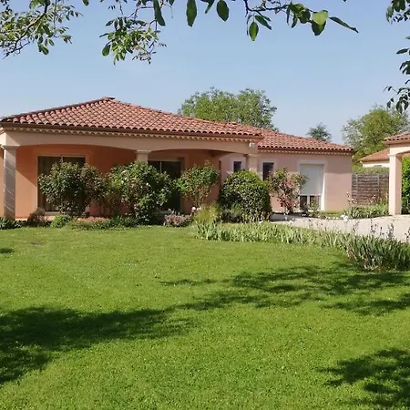 Villa Spacieuse Avec Piscine Prive , Vallee Du Lot Prayssac