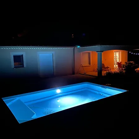 Spacieuse Avec Piscine Prive , Vallee Du Lot Villa