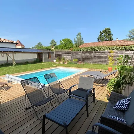 Villa Spacieuse Avec Piscine Prive , Vallee Du Lot *